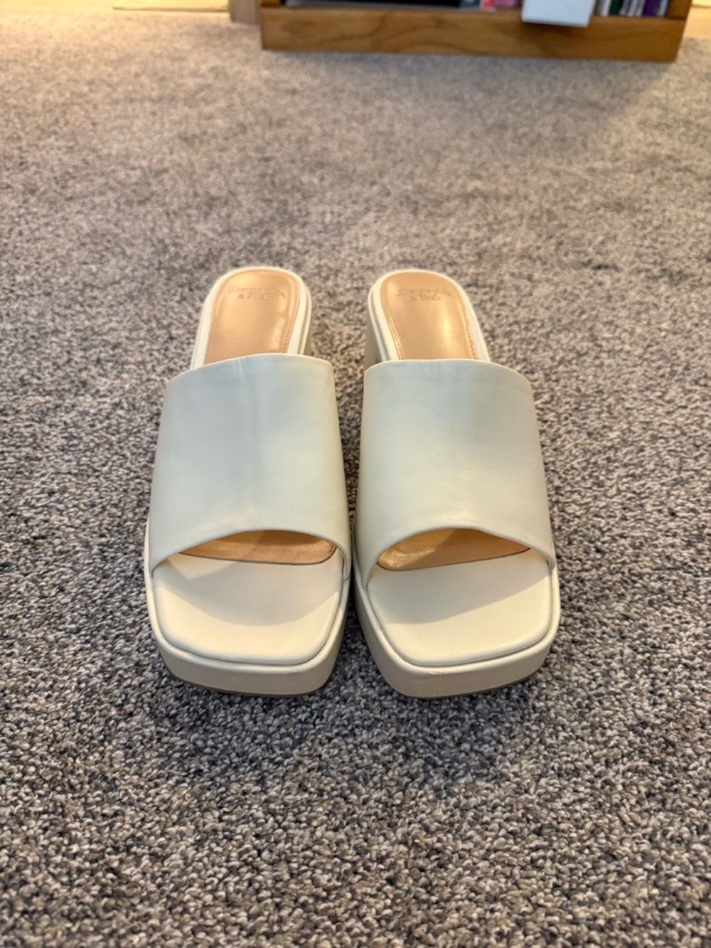 Abercrombie & Fitch Cream Square-Toe Slide Heels